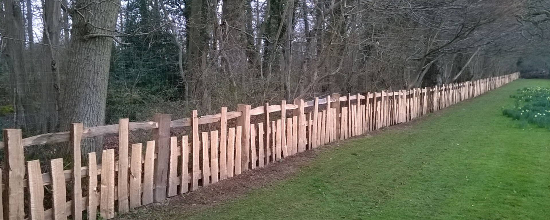 Stowe Paling, cleft oak paling, cleft fence, rustic fence, traditional fence